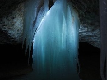 Ледяные пещеры Пинеги - достойный конкурент Кунгурским пещерам