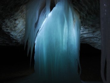Зима: Ледяные Пещеры<br>